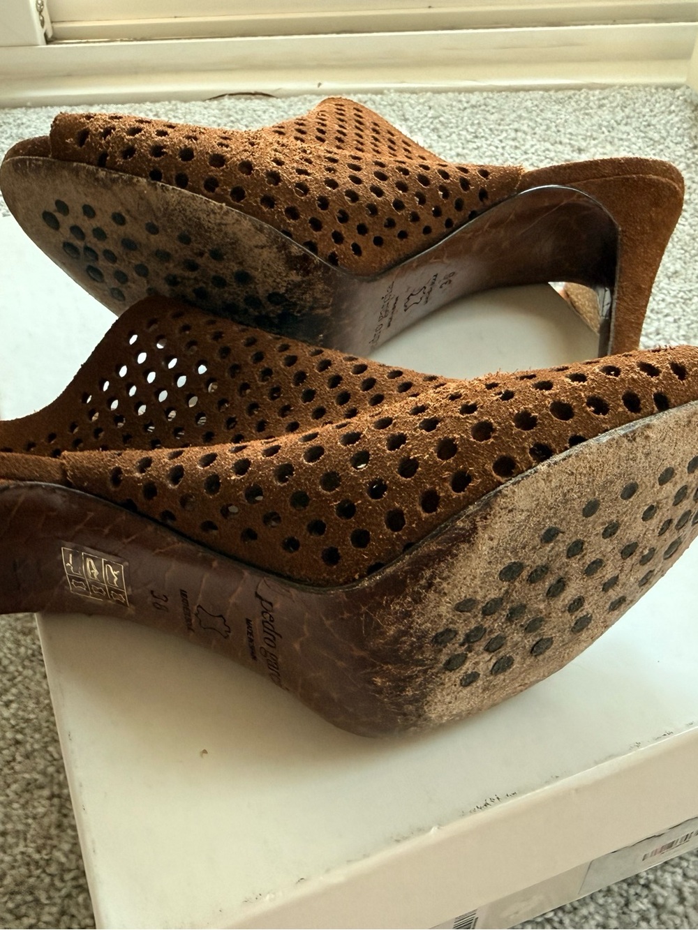 Pedro Garcia Women’s Open-Toe Perforated Suede High Heels - Brown size US 8 EU38 - Picture 7 of 7